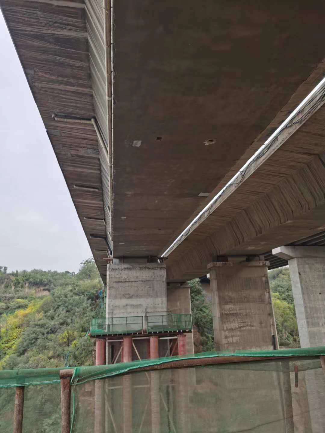 依兰桥梁加固前制定可行设计方案图并用对施工方法
